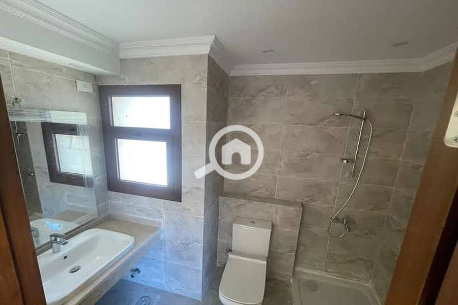 7 FB_IMG_1740050620337_900x600. jpg