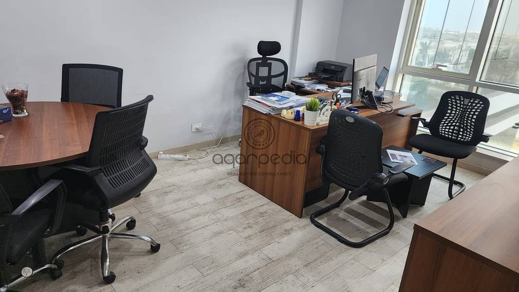 4 5cfee35a-ffd7-4be6-9356-7829d38cb7d6. jpg