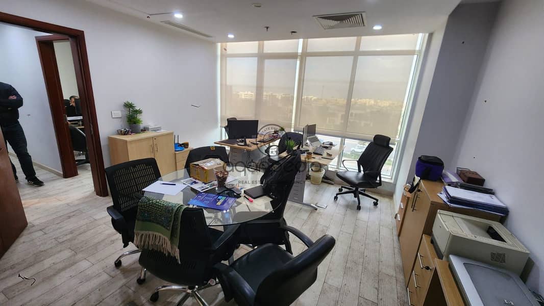 6 9d54c938-16c7-4c96-b562-17c63910c8cc. jpg