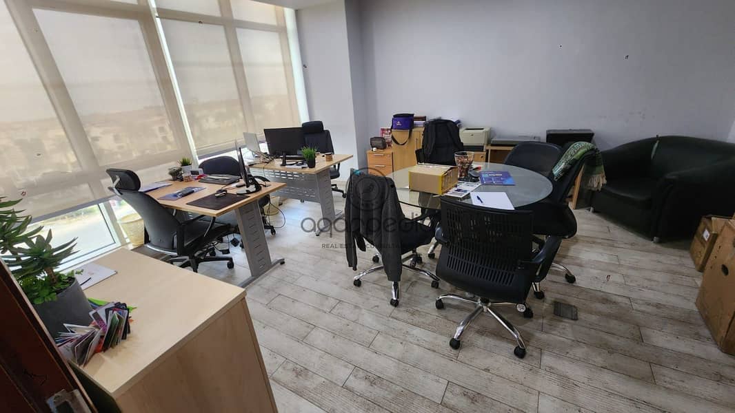 12 c567c851-481d-48b9-91c1-1e88e6ce5a47. jpg