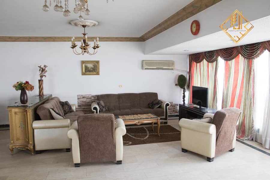 8 e95c5d8b-e37a-4fec-9675-7175377cfeb3. jpg