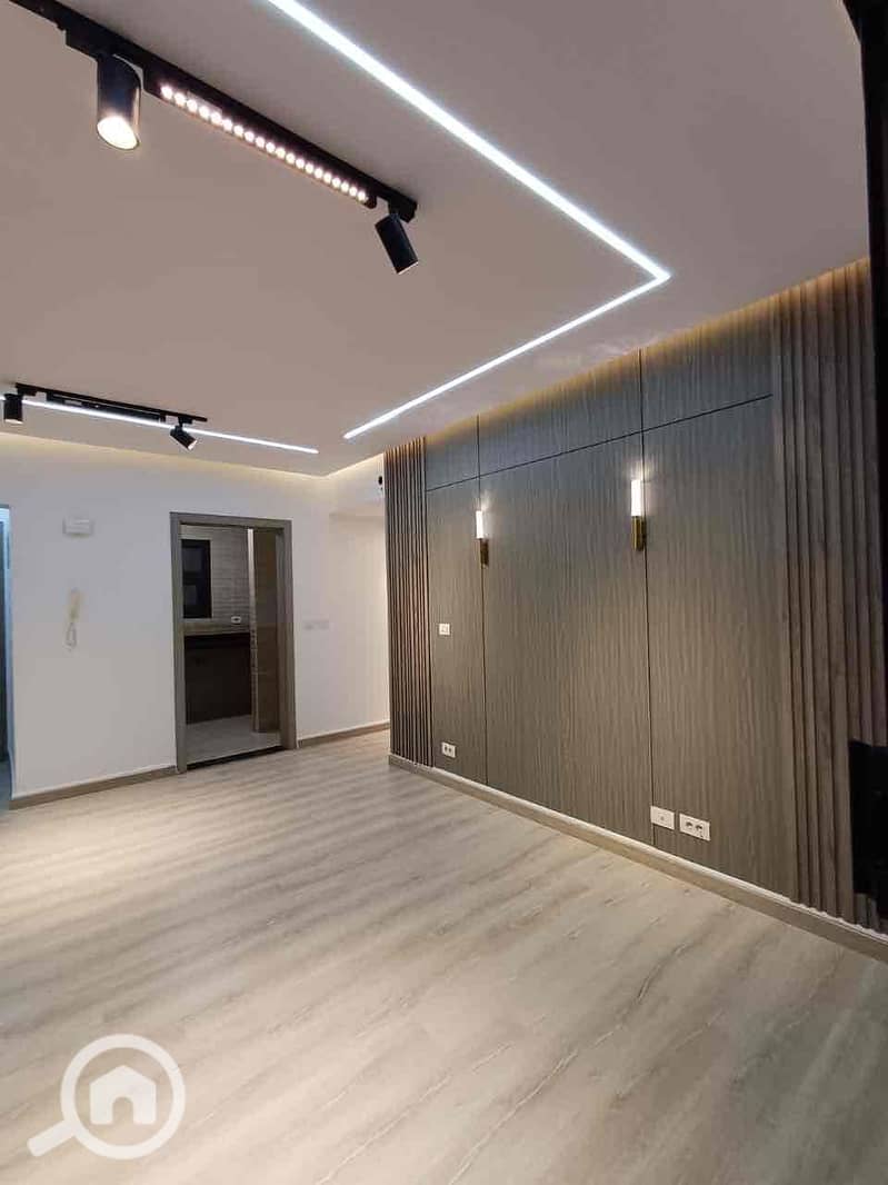 2 1b5e4034-2f3e-46d9-9db6-d613278a9076. jpg