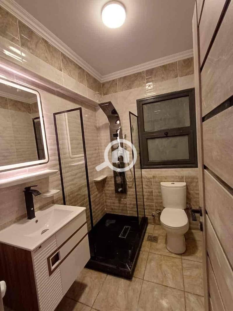 3 4014bb0b-1b7e-403c-836a-5e1097360f03. jpg