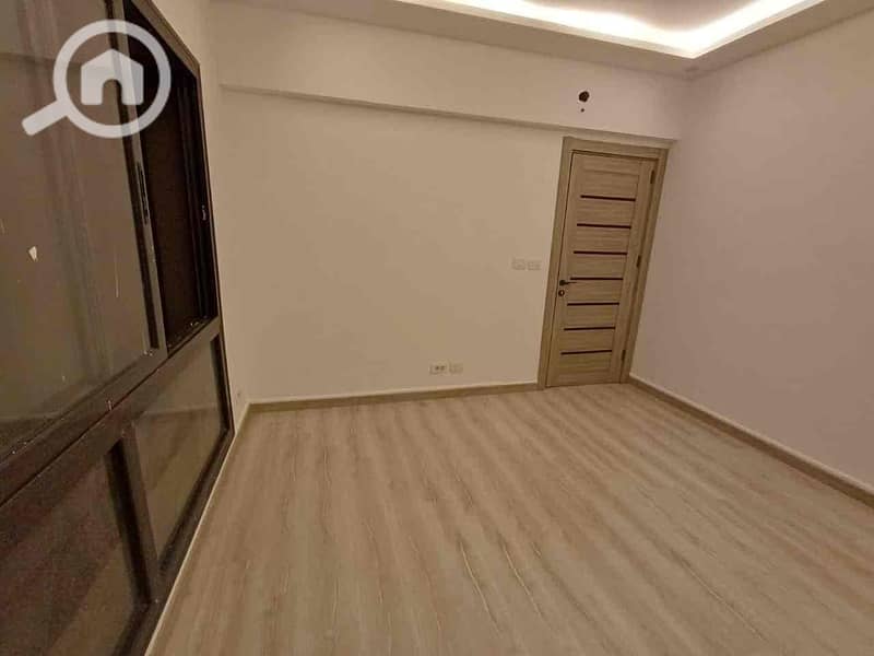 4 37c3b8b2-7552-42c6-baf0-e62e0cdf27b2. jpg