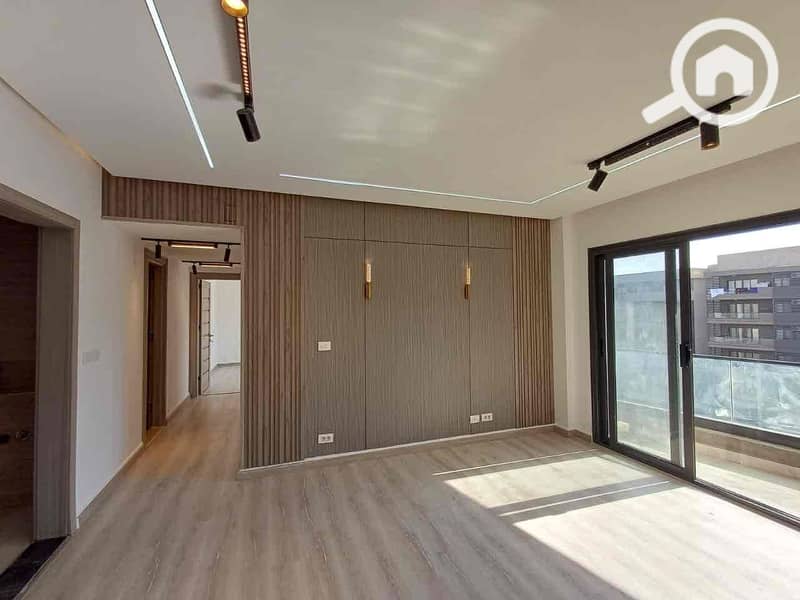 9 cf726749-7c3b-4632-952c-ba90feb47622. jpg