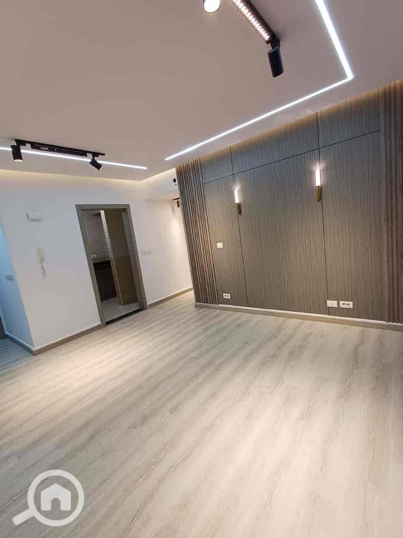 12 06d15524-80d9-41c1-9e2b-cdd11c71633b. jpg