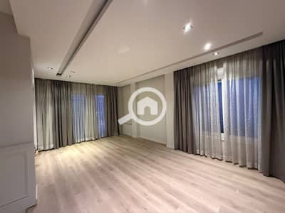 تاون هاوس 3 غرف نوم للايجار في الشيخ زايد، الجيزة - WhatsApp Image 2026-01-20 at 2.04. 34 PM. jpeg