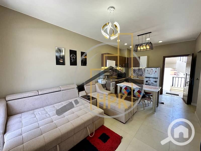 3 7fd95ce5-ee63-43d7-a480-7e021fce5e63. jpg