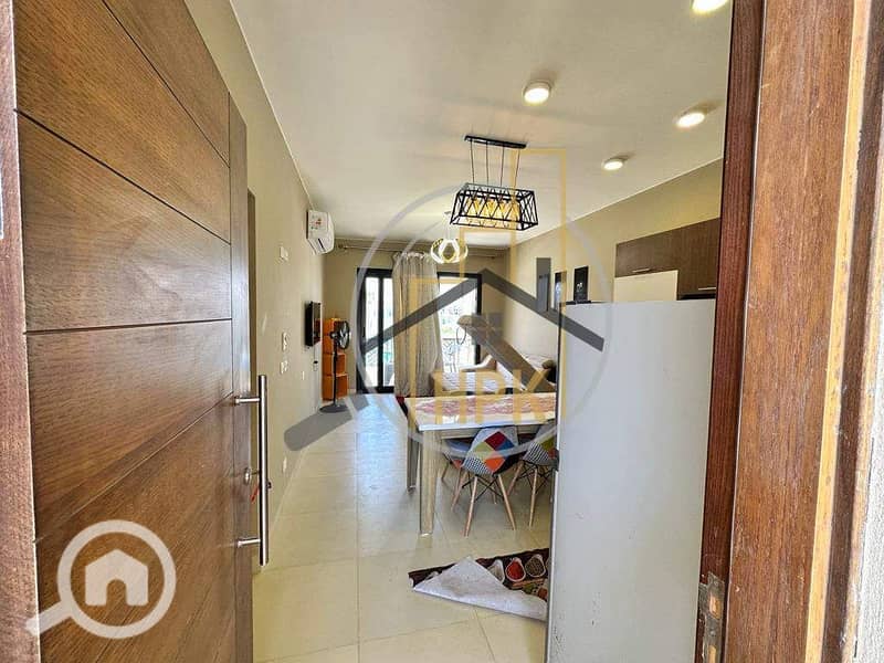 8 c429605e-bd64-4bc0-bc15-aadadaab3e57. jpg