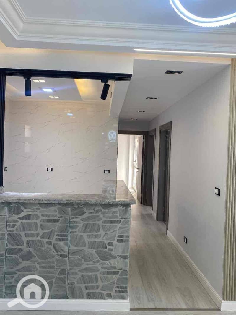 10 f4958fcc-965e-42eb-b1aa-7f352e08afb6. jpg