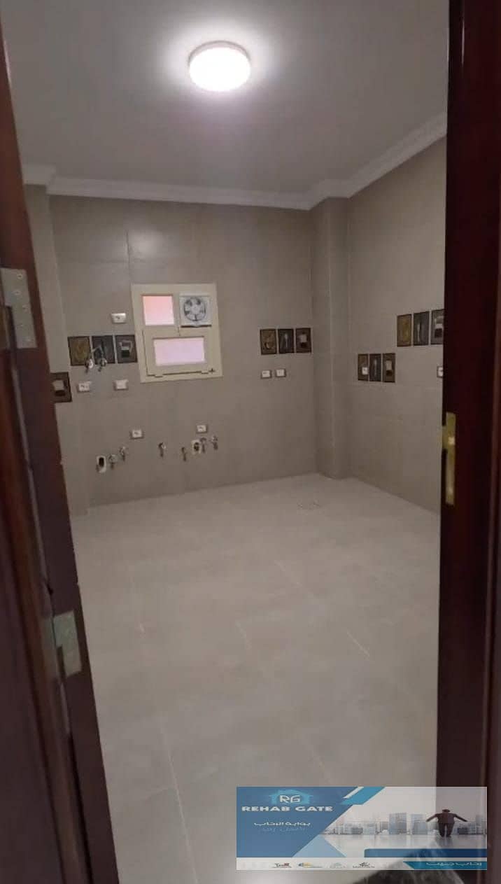 6 6fc27033-58d2-489c-a285-032c36c81e6b. jpg