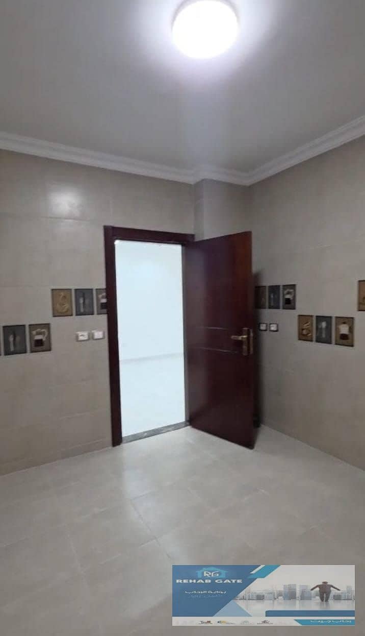 23 b3516b1a-d9e4-47ce-a52c-688a41d1c170. jpg