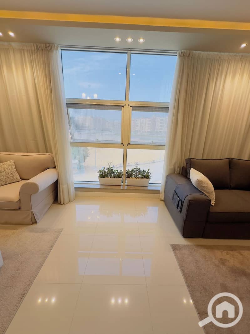 3 ac1570fb-4fdc-4521-a5e3-b97ca9590a17. jpeg