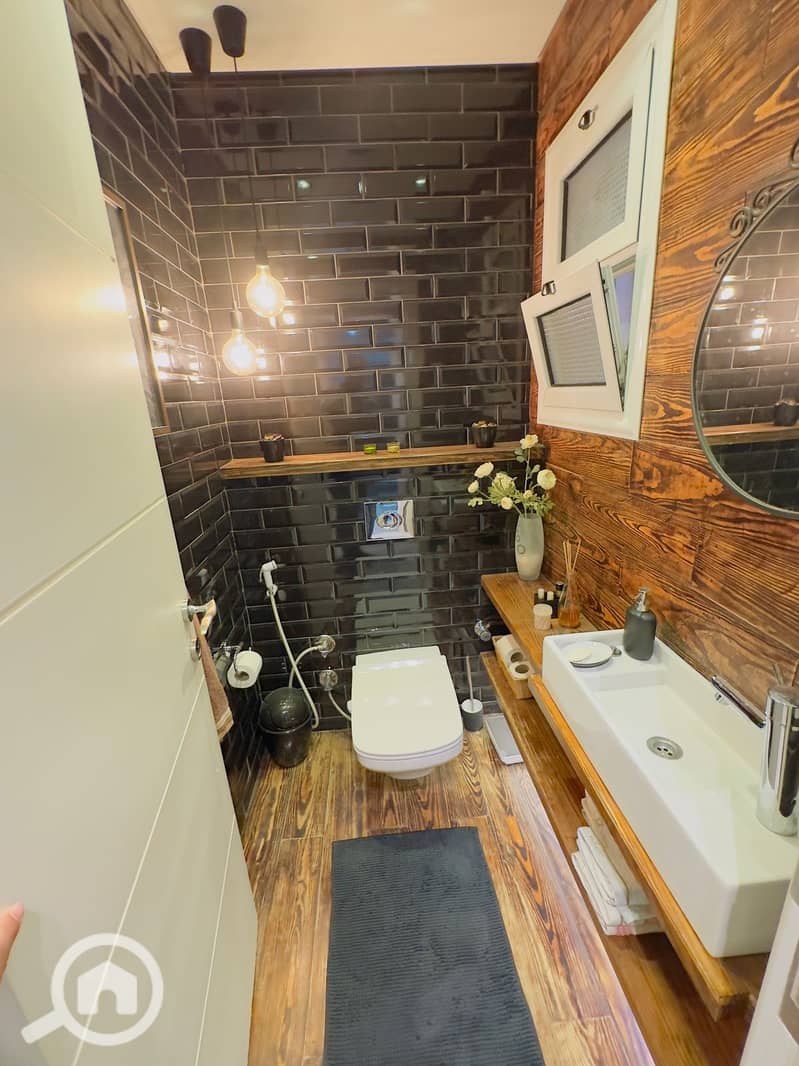 7 8ccd2935-5f7b-41fb-8259-bbb7da24ea43. jpeg