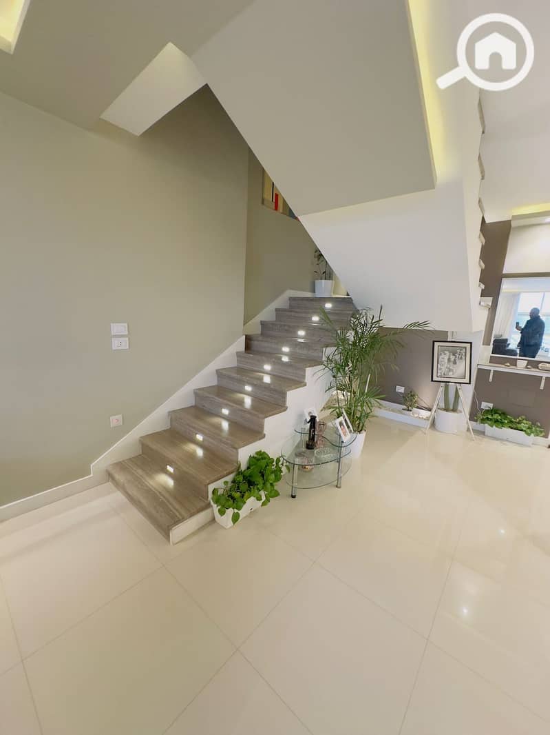 10 df7e263d-e077-42f9-afc6-6bcc76a63ce4. jpeg