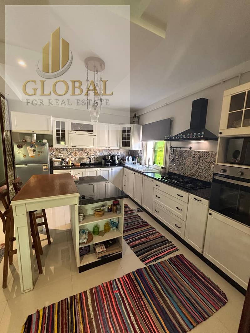 4 6fd8bd11-10b5-4afd-a348-897d4c2c5e32. jpg