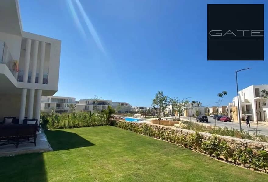 5 7492540-bcb17o. jpg