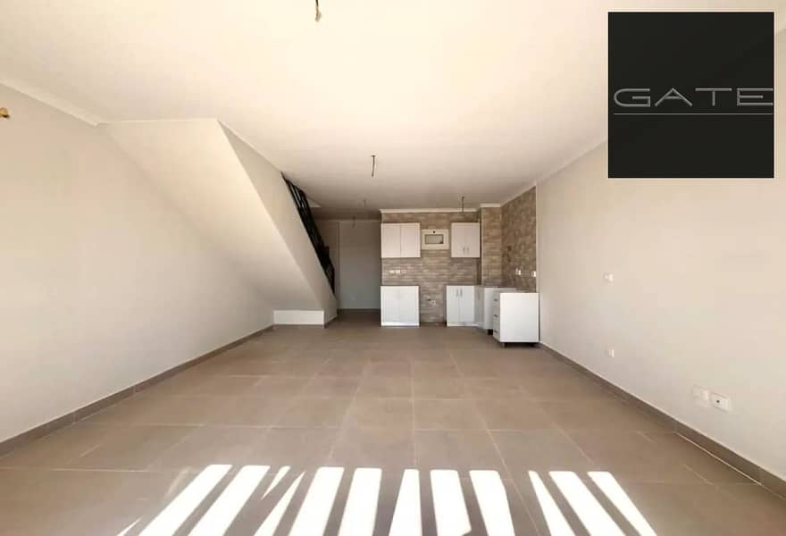 8 7492540-a4766o. jpg