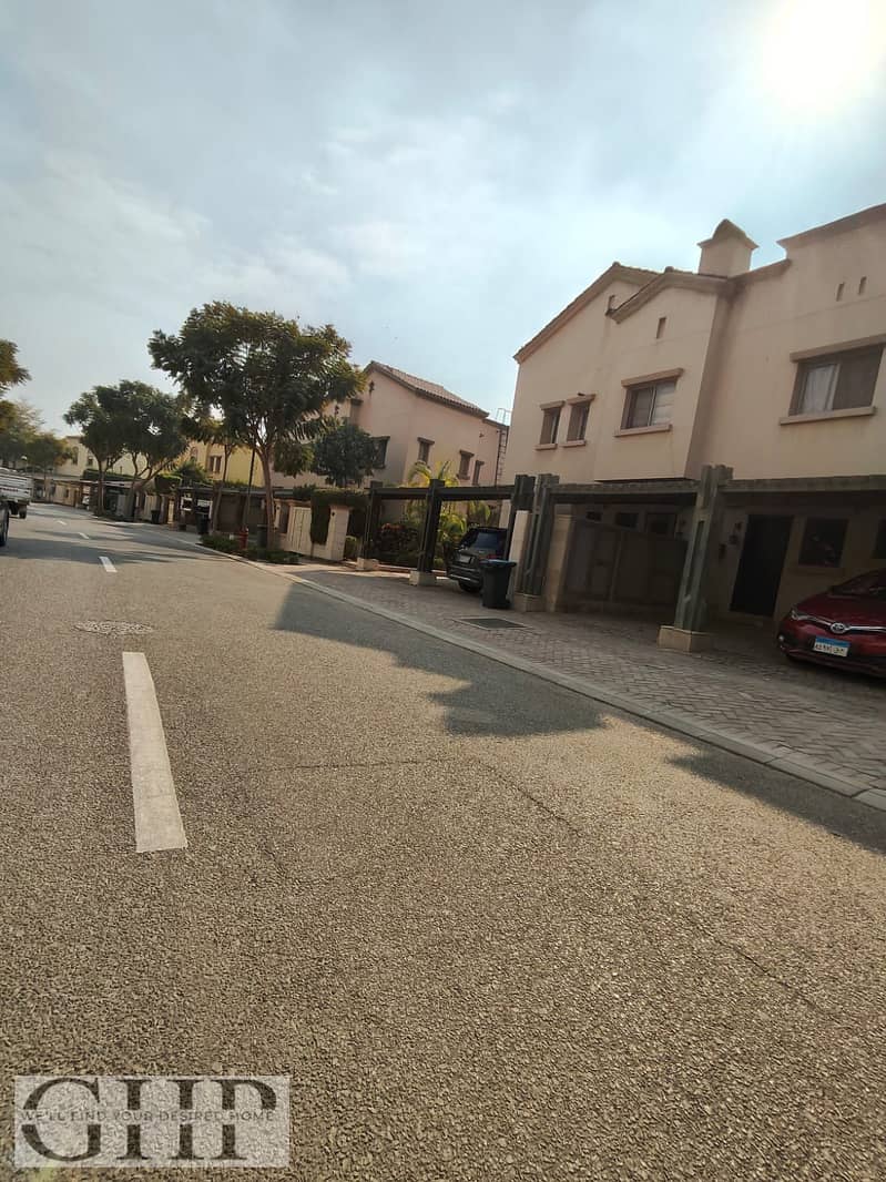 11 8d78af90-1df5-48d7-a4c7-91142c73cadd. jpg