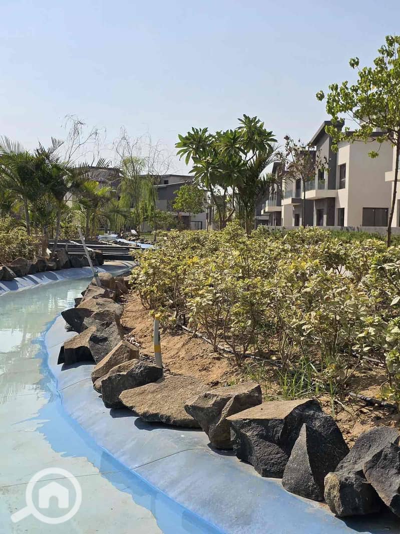 9 c96e1012-11bf-470f-bbc1-861d30c7c053. jpg