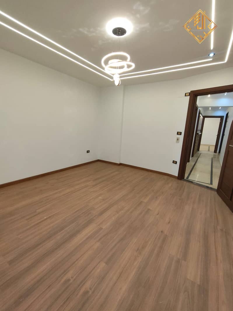 10 WhatsApp Image 2025-10-14 at 15.13. 37 (4). jpeg