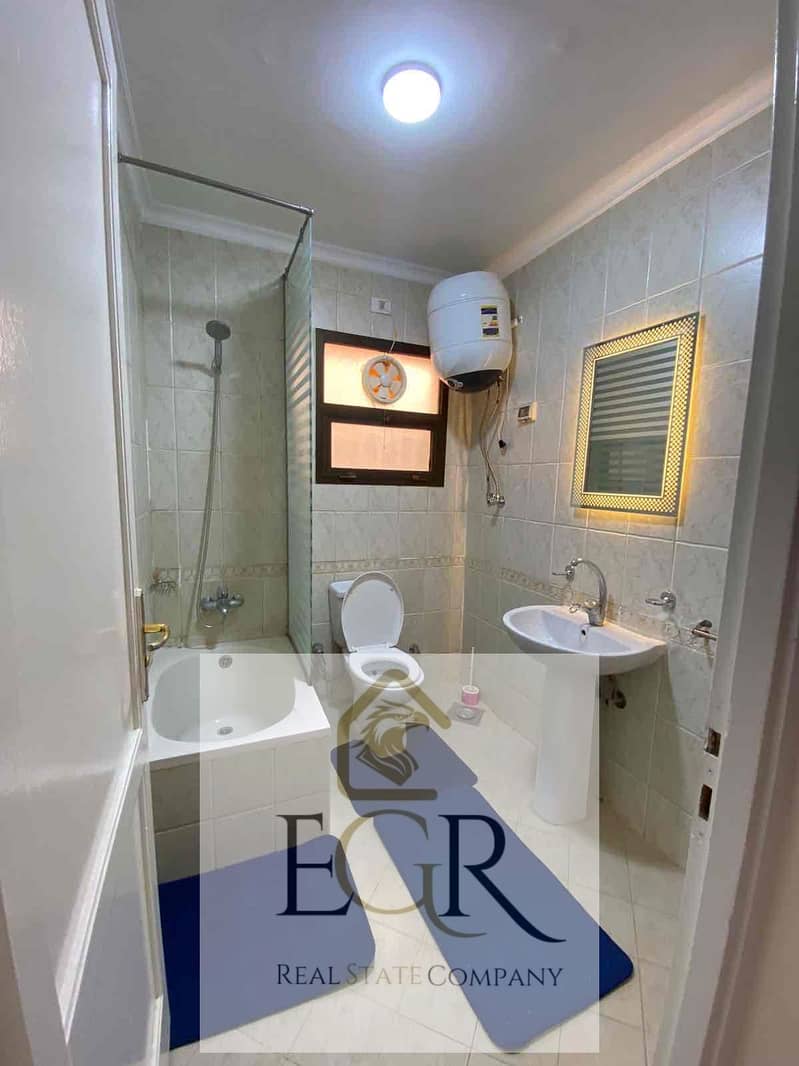 4 21a3f31d-de35-4921-bbee-151d5ef2a185. jpg