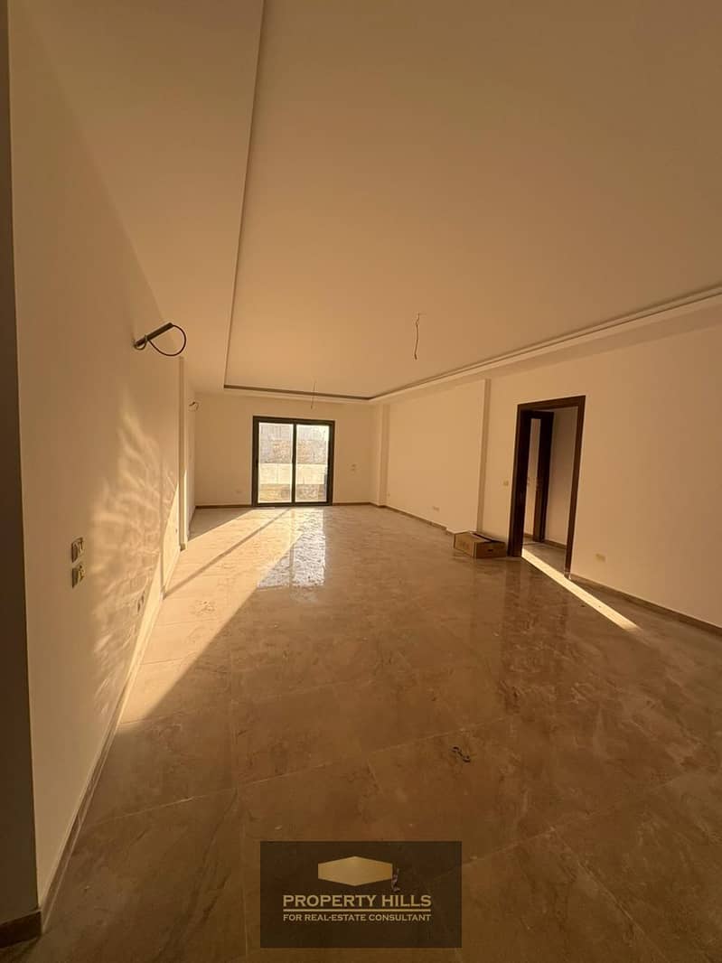 2 1d2b825d-d2b7-4ae3-8b8b-b820b99f70f9. jpg