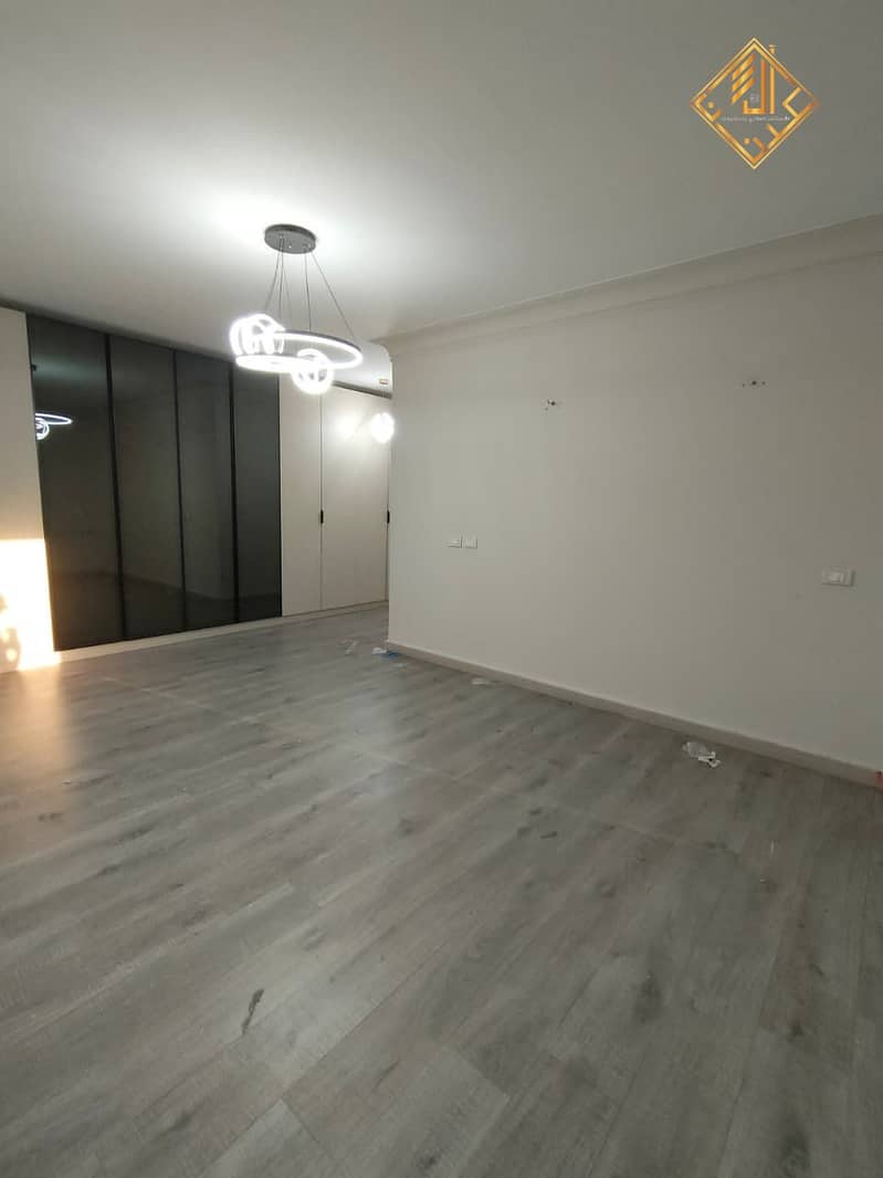 7 WhatsApp Image 2025-09-20 at 18.04. 44 (3). jpeg