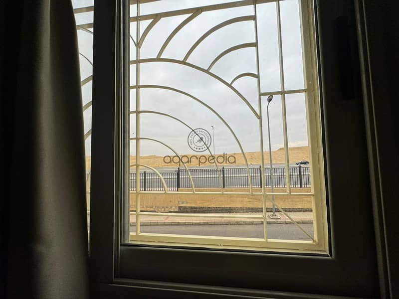 4 4b7f2566-6a23-46ae-879f-38cd6ec40334. jpg