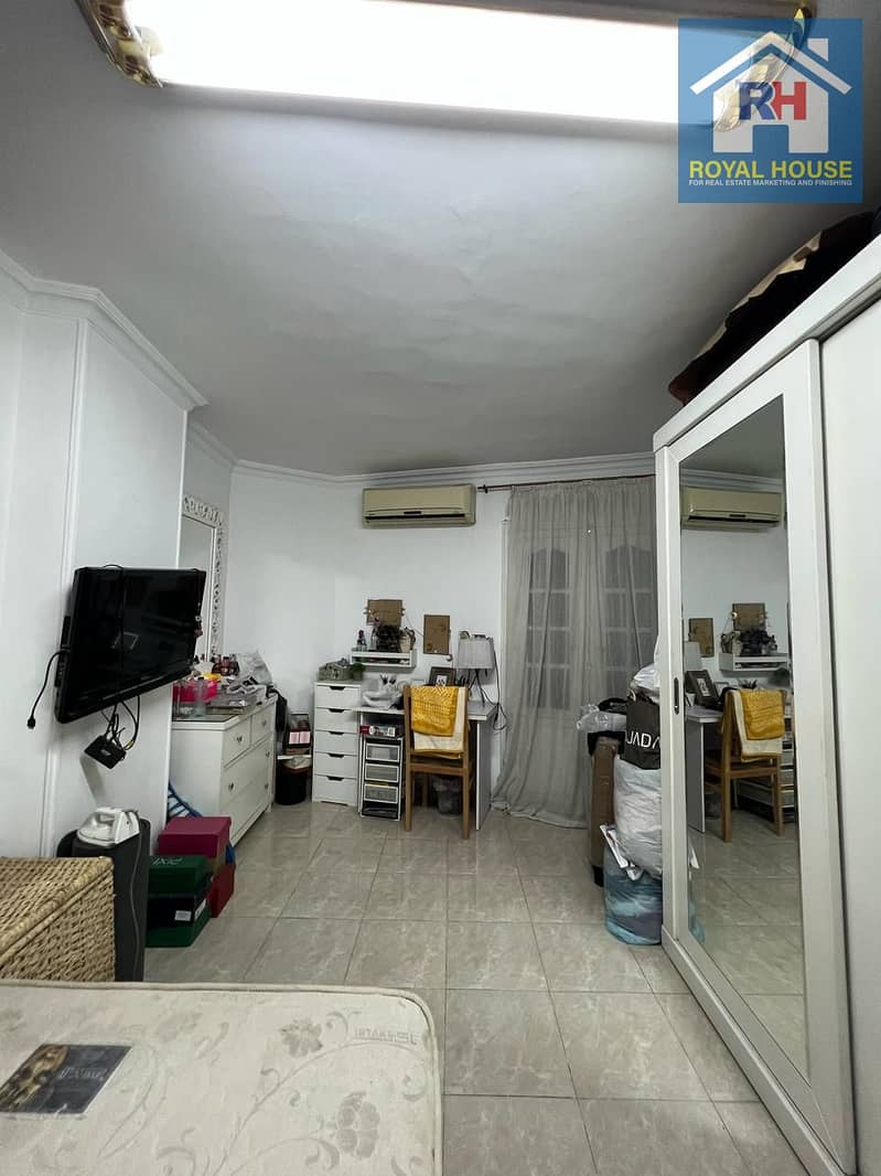 21 cb9a7e5f-d9cd-43b0-80f0-de5e49ad2211. jpg