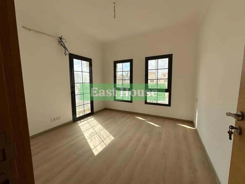 2 daa61fb4-5f86-425b-84e3-f32c298a25bc. jpg