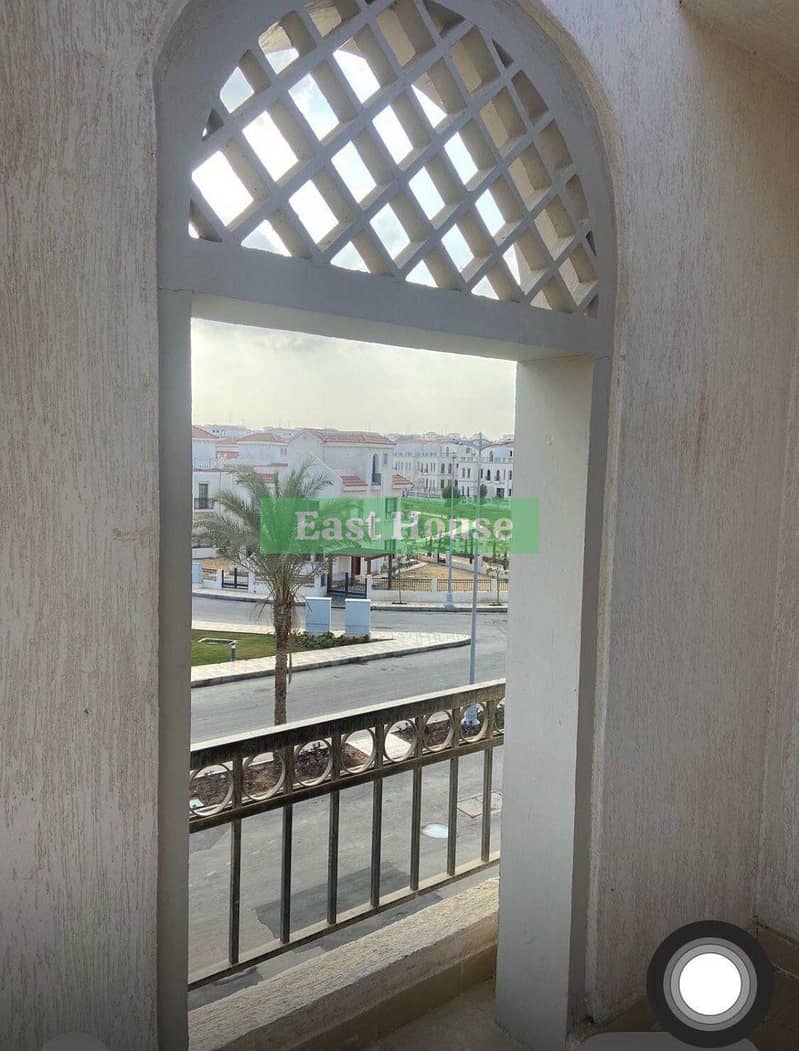 4 4ac37df7-5865-4bc0-b5a6-908c07506d1c. jpg