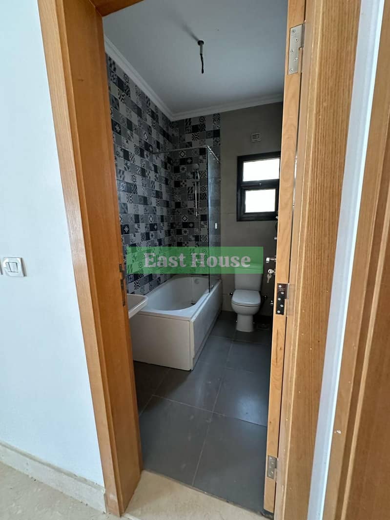 10 4998ec7c-be88-48ee-9f32-6bee1b589f4a. jpg