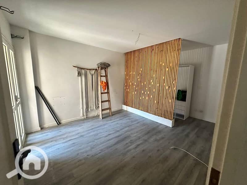 7 8e74373f-3699-4c70-94ca-4977c82ae648. jpeg