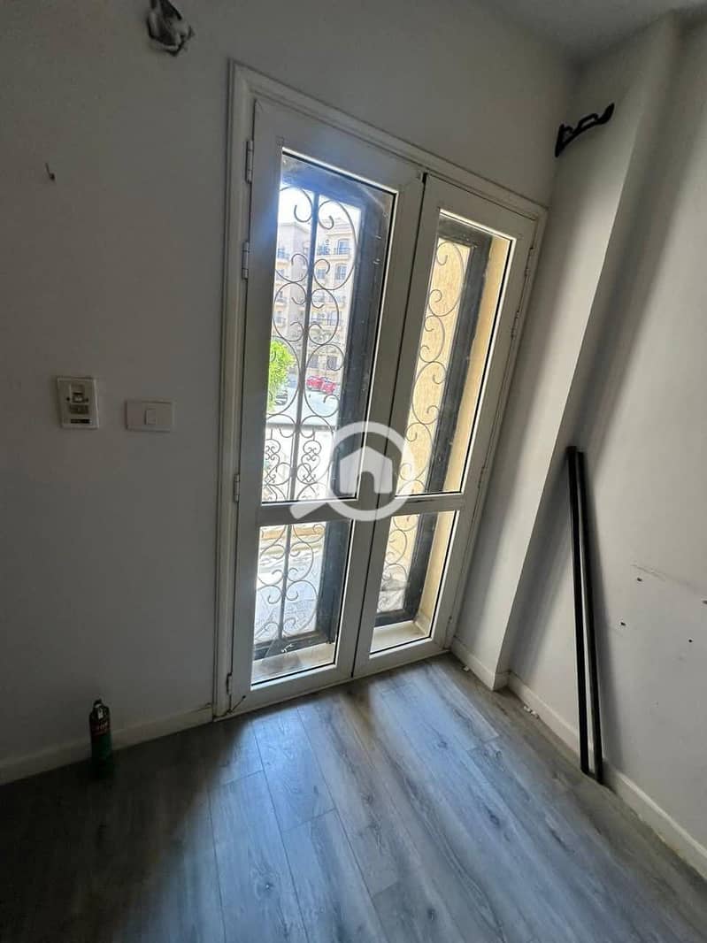 8 9d9c2e9e-4291-42f0-acf3-dccf29c4fd2c. jpeg