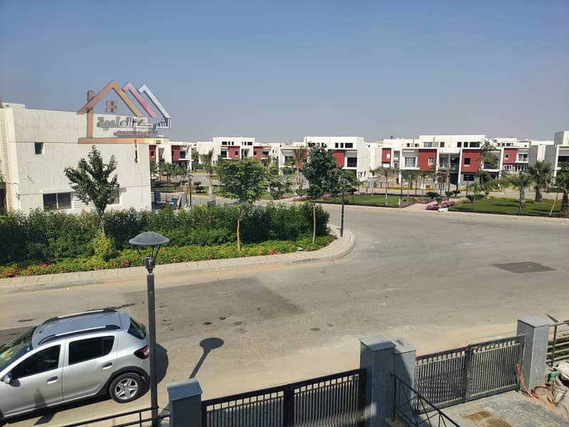 3 8fedb2e6-8713-4de2-b2e0-687965865cbf. jpg