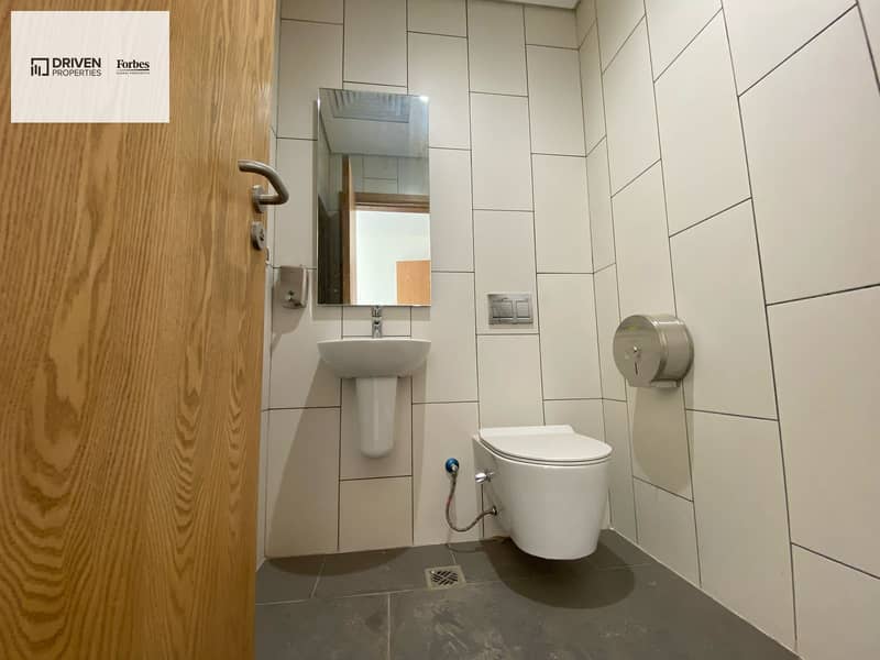 8 90651472-411a-48e2-819c-d33455360582. jpg