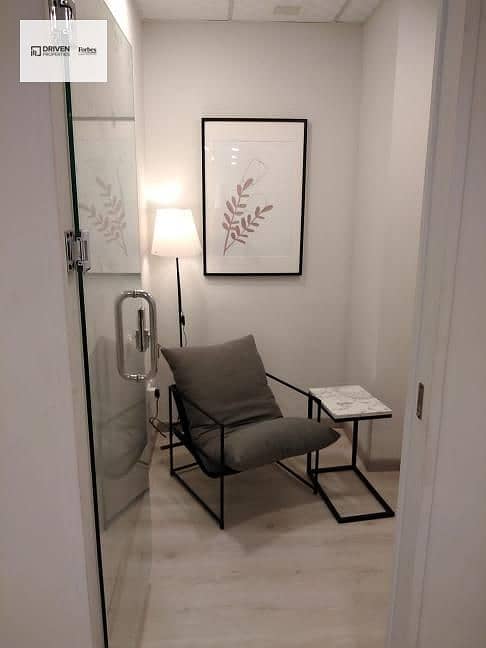 4 1da8c983-b5ea-47b9-9fa5-a1744174b1ea. jpg