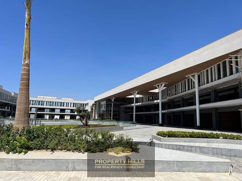 10 PHOTO-2025-11-04-17-35-34 2. jpg