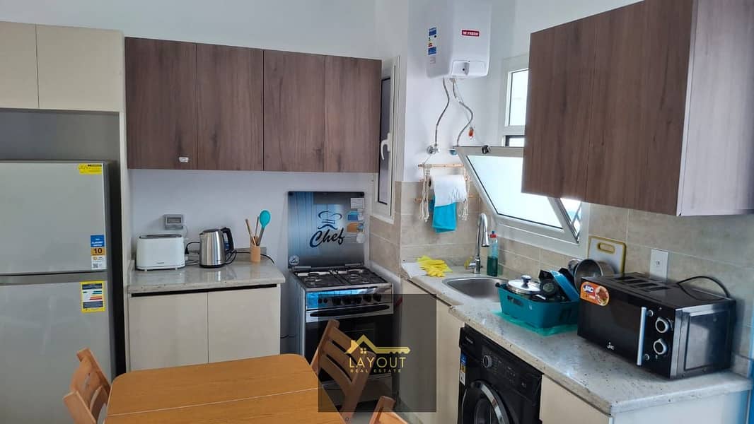 10 2e78aa23-d7b6-4f6b-881d-d2af94e94122. jpg