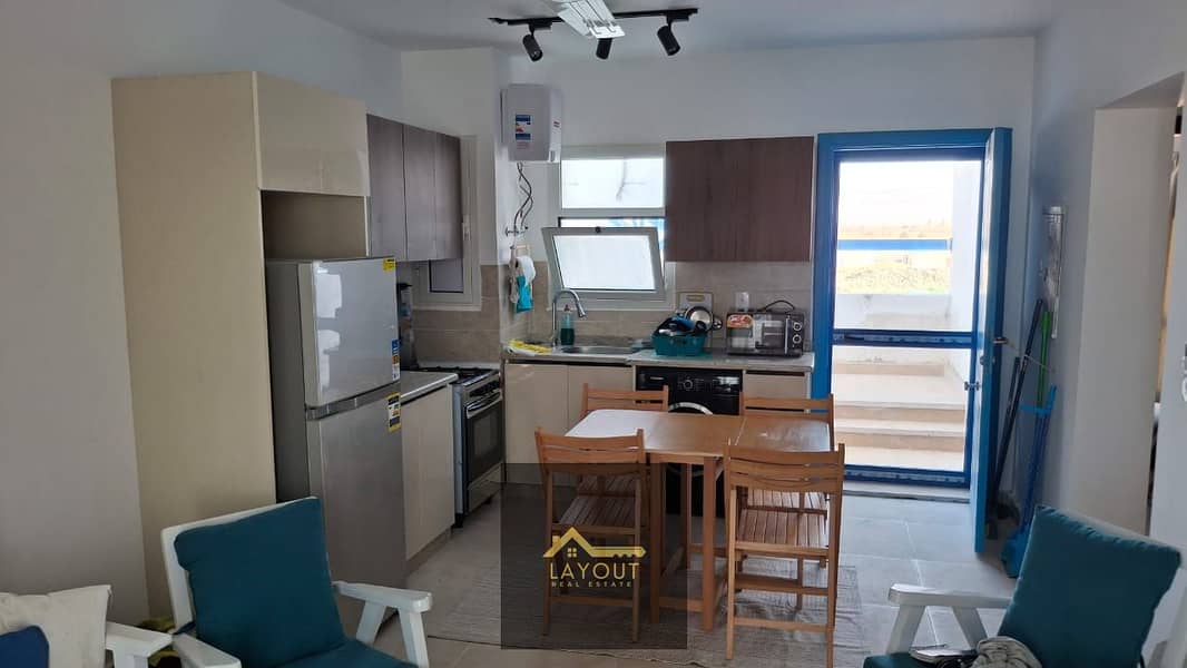 15 25744068-6951-4965-baaf-7e048f0506db. jpg