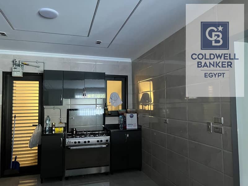 12 b49696e0-a372-4fdf-b99f-3c1c6feb142e. jpg