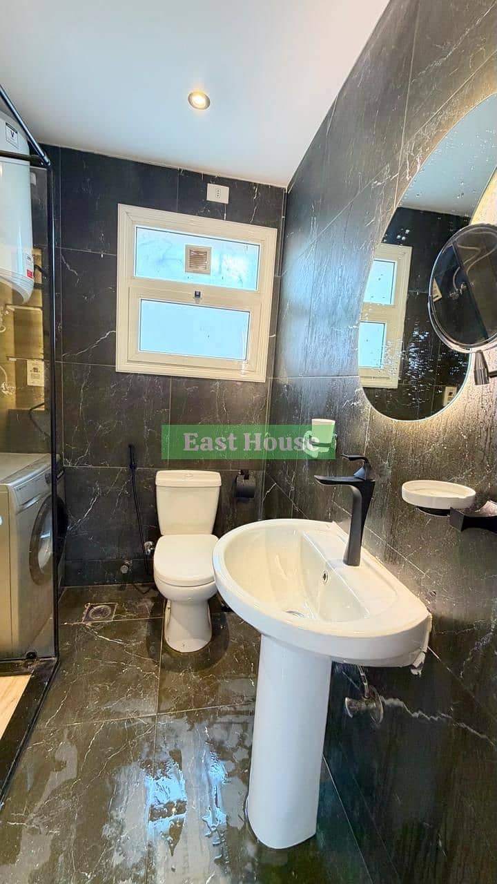 6 43e8fb7c-aaf0-42db-a685-10533c1f2625. jpg