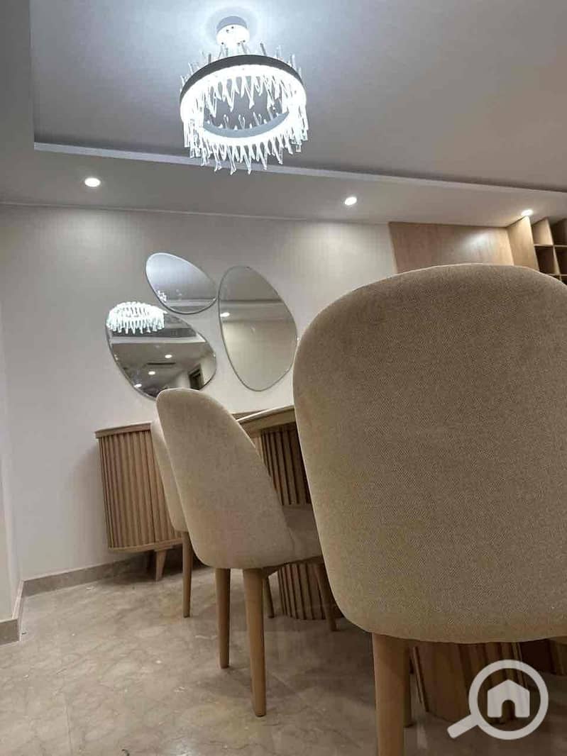 6 27d9bcea-4546-49e6-bf53-6e14c489f4d5. jpg