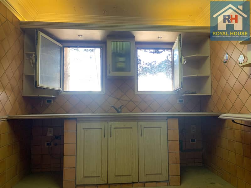 2 1d4daad9-68de-43c3-8376-a95d9d4ea2ce. jpg