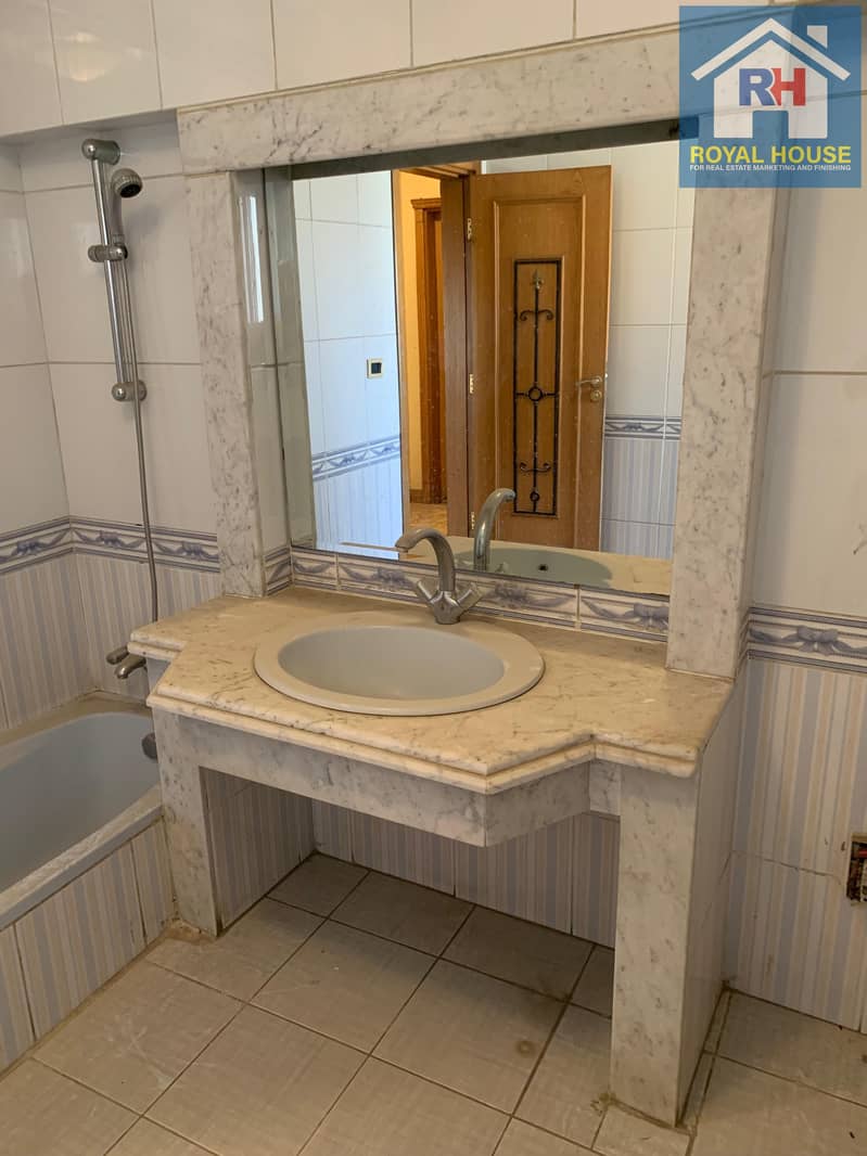 13 1612c392-9381-458c-8de9-33bb299cb2bc. jpg