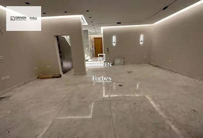 3 8118914-1795co. jpg