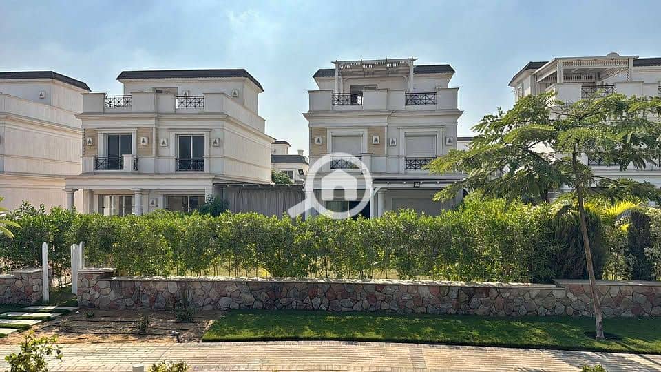 8 593392758_2353354851792876_8011383386240363676_n. jpg