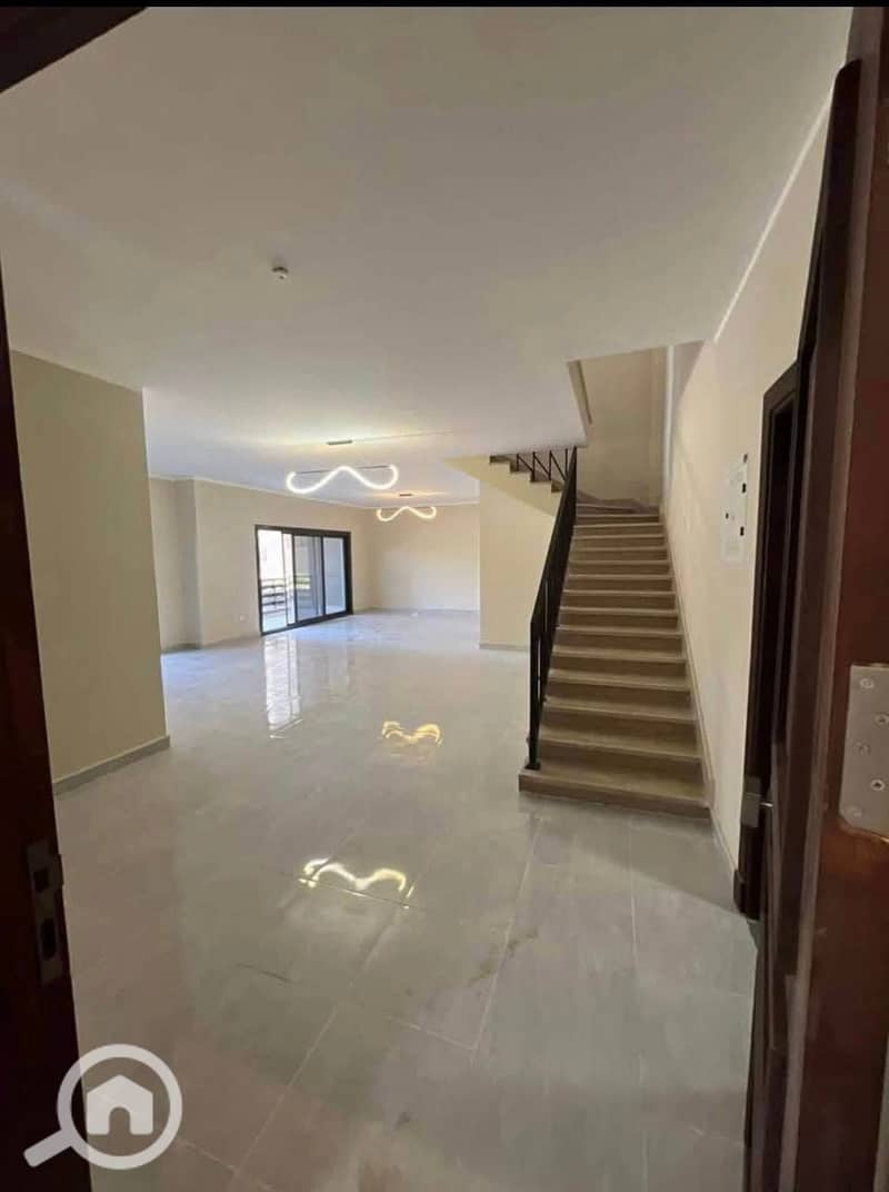 24 617086163_850490197860535_2150037241860052246_n. jpg