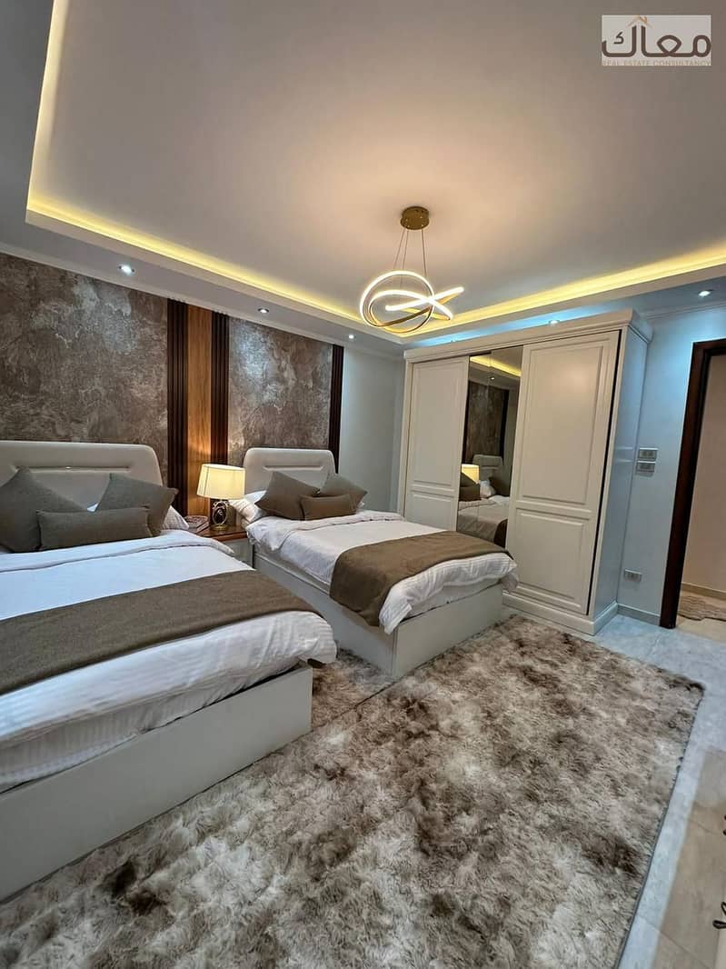 4 8f402f64-3805-4e77-884f-0fbb99f95bbb. jpeg